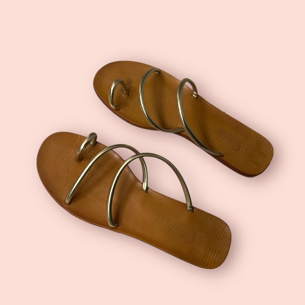 Womens metallic toe ring strap sandals